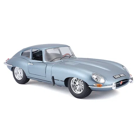 Photo of Автомодель Bburago Jaguar E-Type Coupe 1961 1:18
