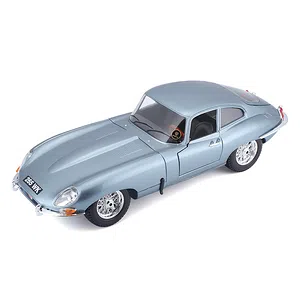 Автомодель Bburago Jaguar E-Type Coupe 1961 1:18